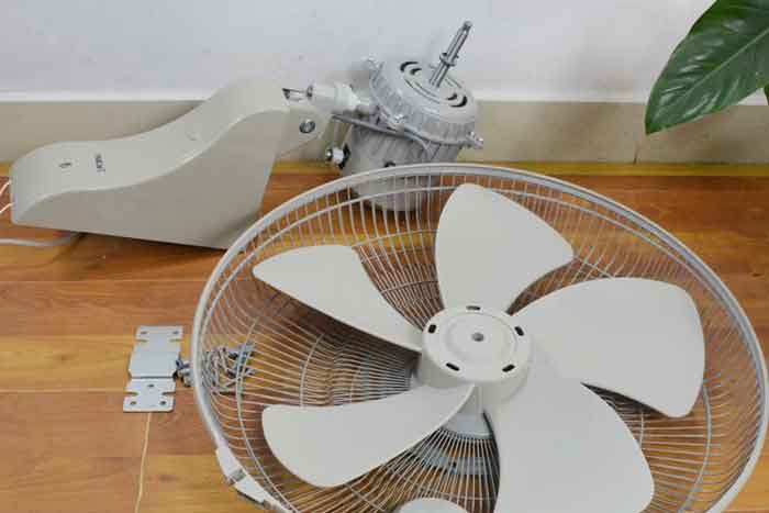 Quạt treo tường Hatari 5 cánh IW22M1 199W
